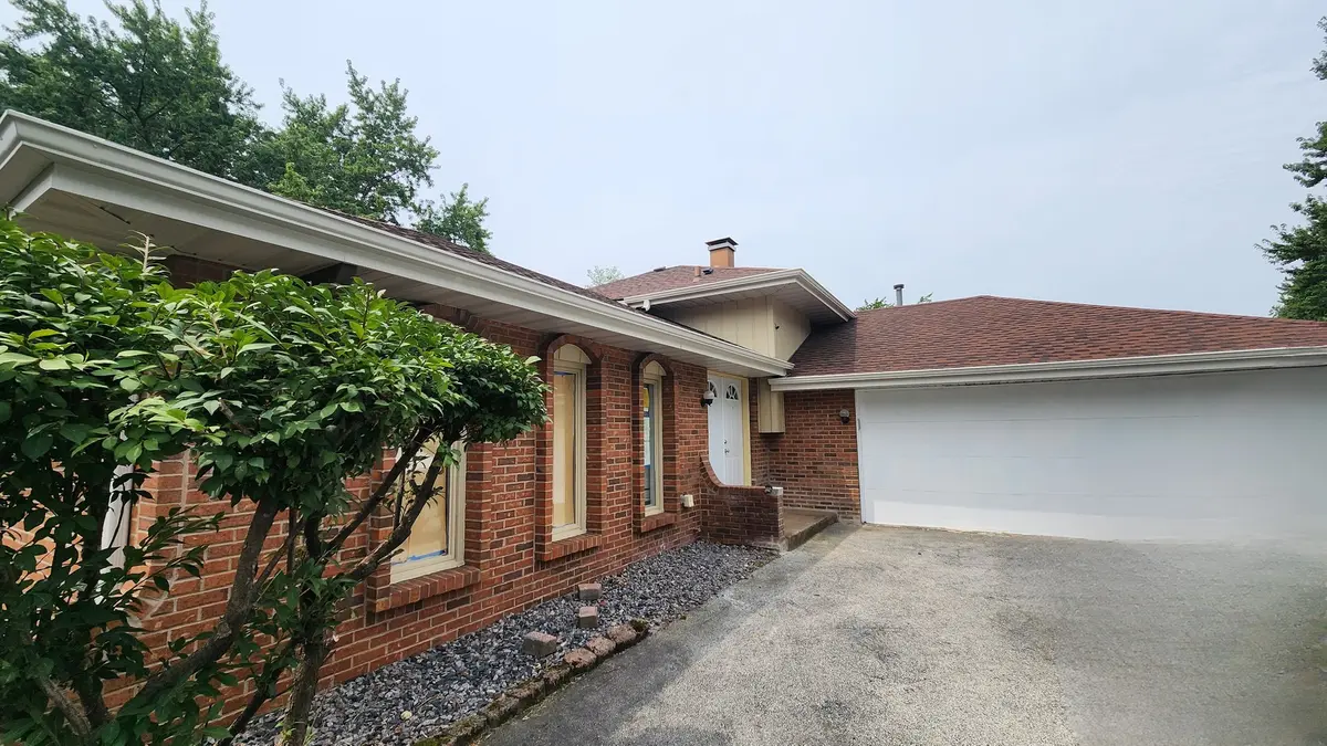 1935 182nd ST, Lansing, IL 60438
