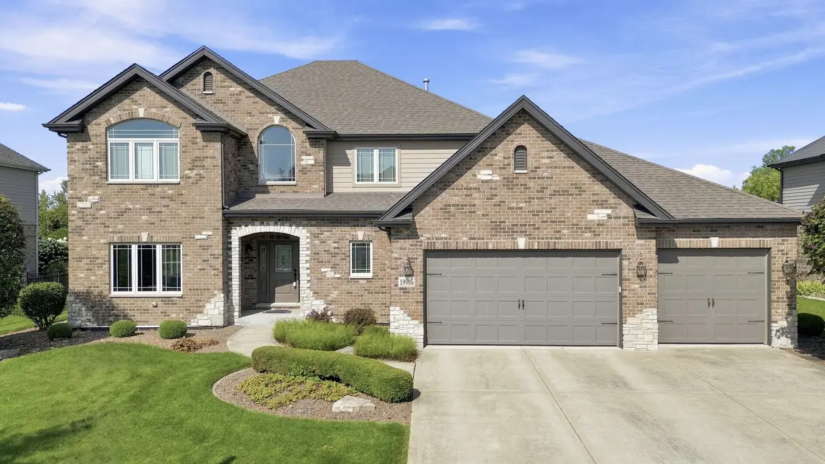 19966 Laporte Meadows DR, Frankfort, IL 60423
