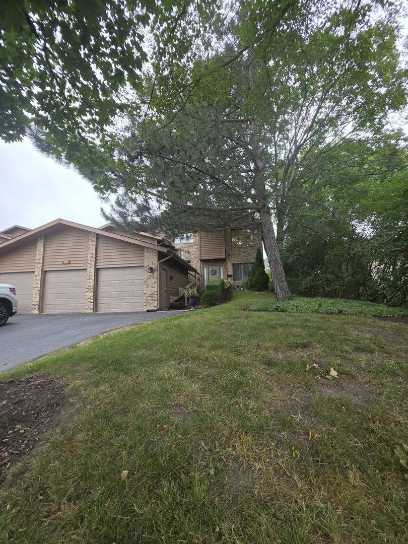 423 S 3rd ST #2, St. Charles, IL 60174
