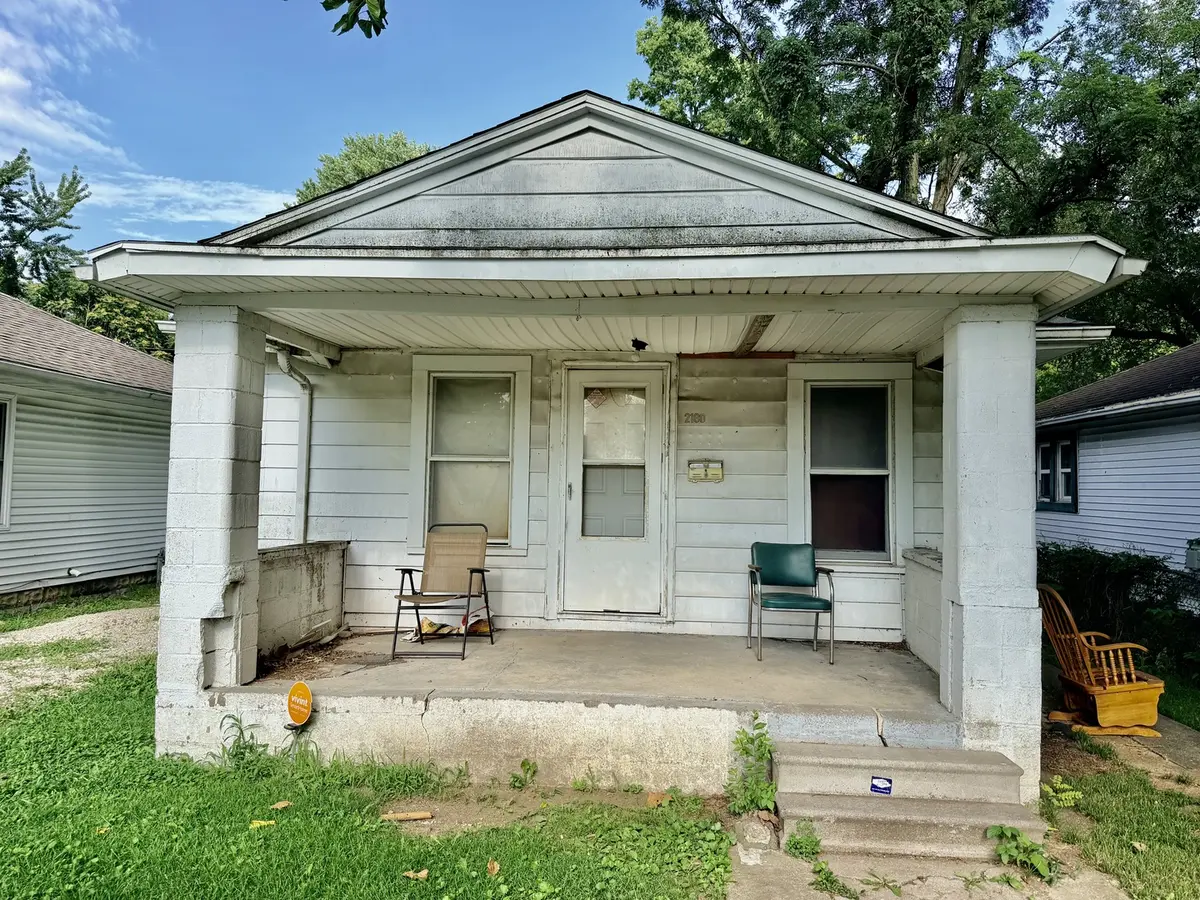 2180 S 17th ST, Springfield, IL 62703