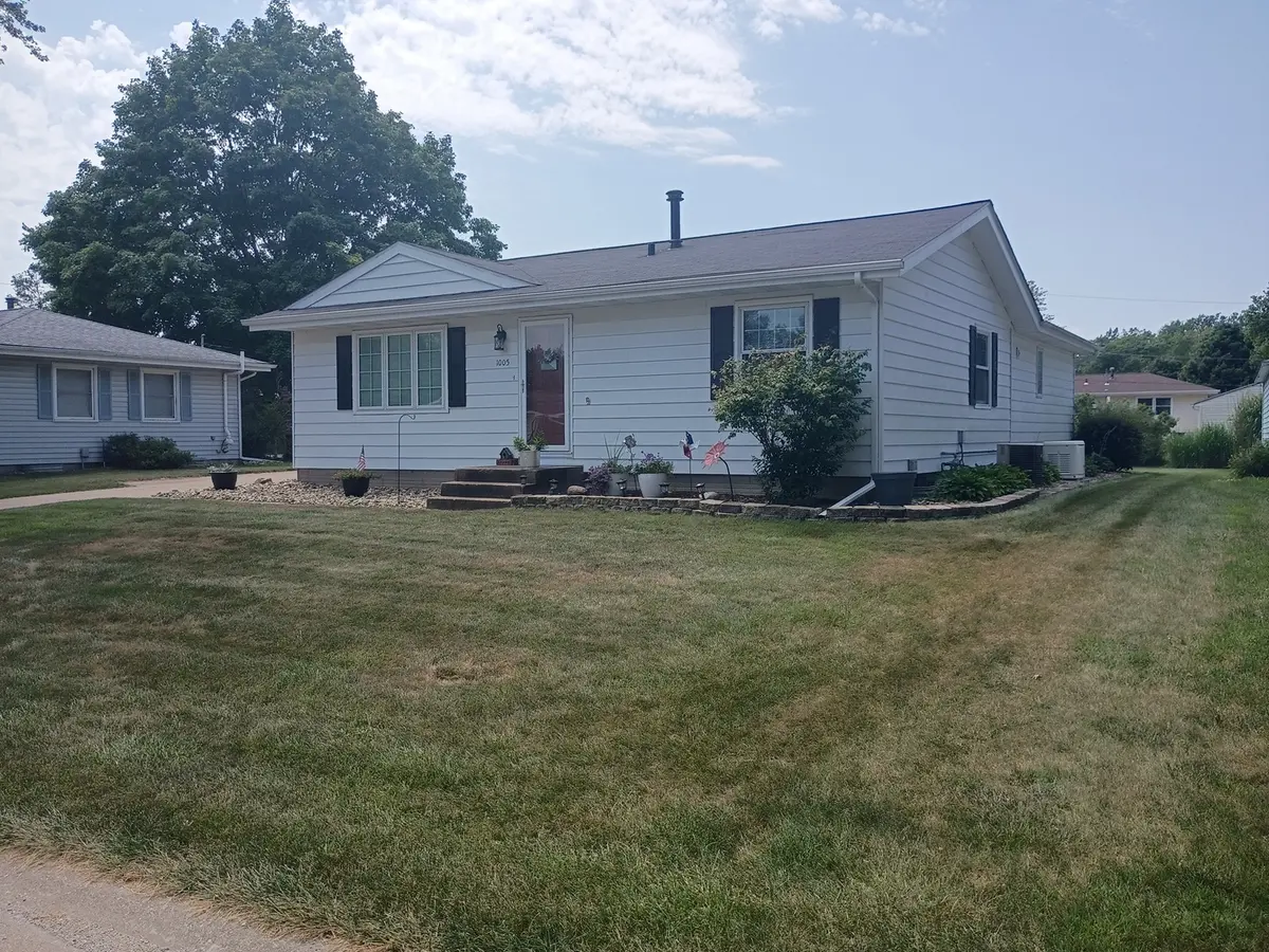 1005 16TH ST, Rapids City, IL 61275