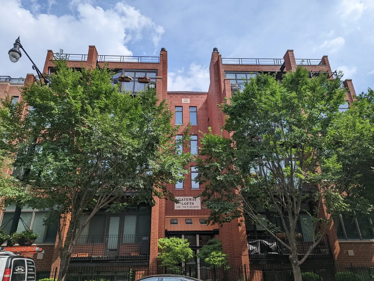 1738 W Belmont AVE #3F, Chicago, IL 60657