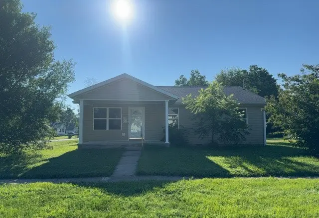 557 N Hickory ST, Centralia, IL 62801
