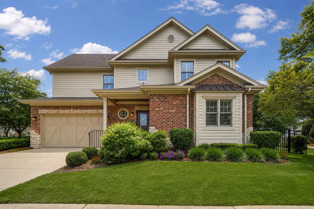 203 N 4th AVE, St. Charles, IL 60174