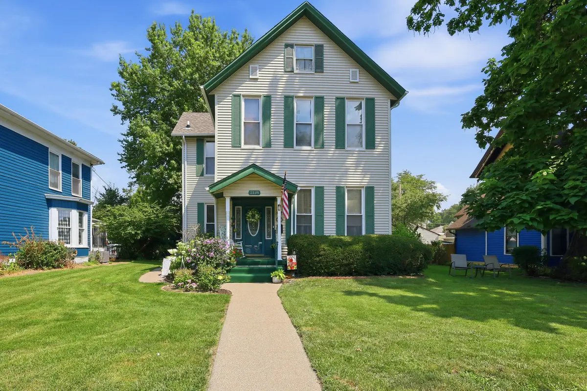 2118 W 3rd ST, Davenport, IA 52802
