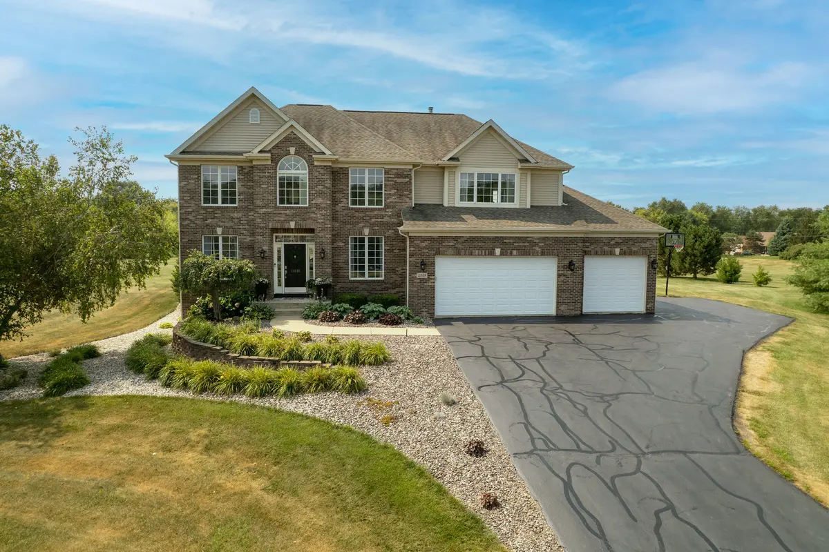 11538 Cross Creek Estates LN, Belvidere, IL 61008