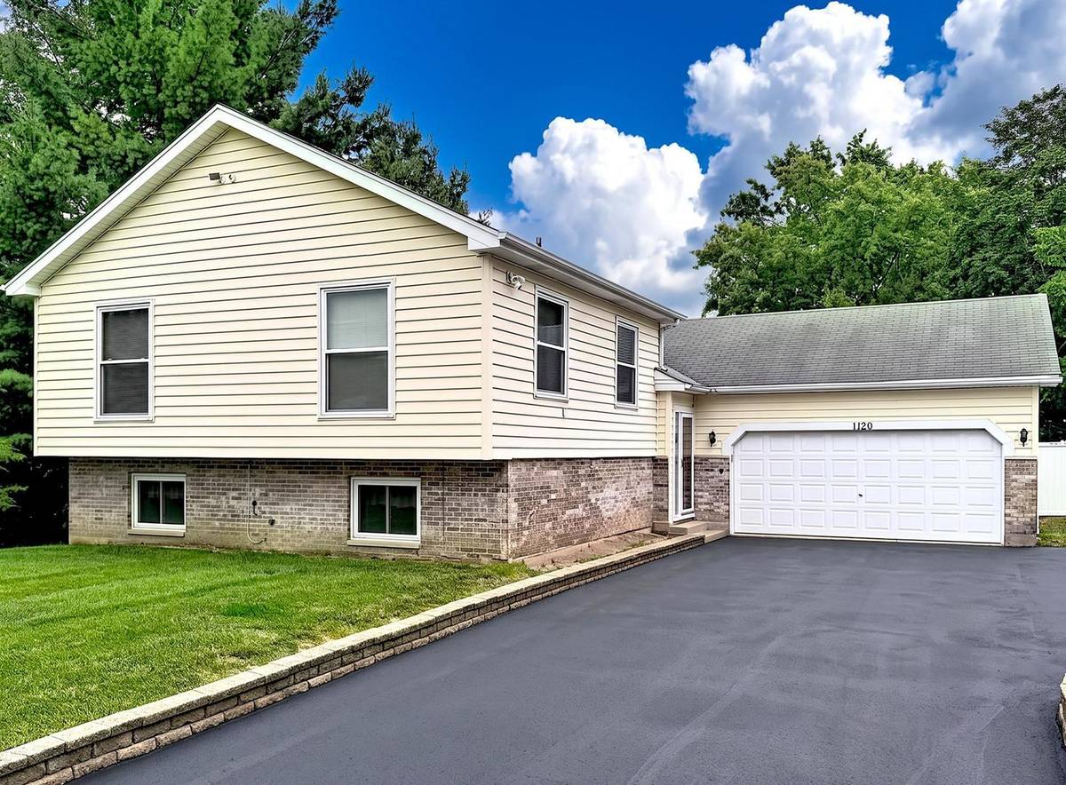 1120 Cherry ST, Lake In The Hills, IL 60156