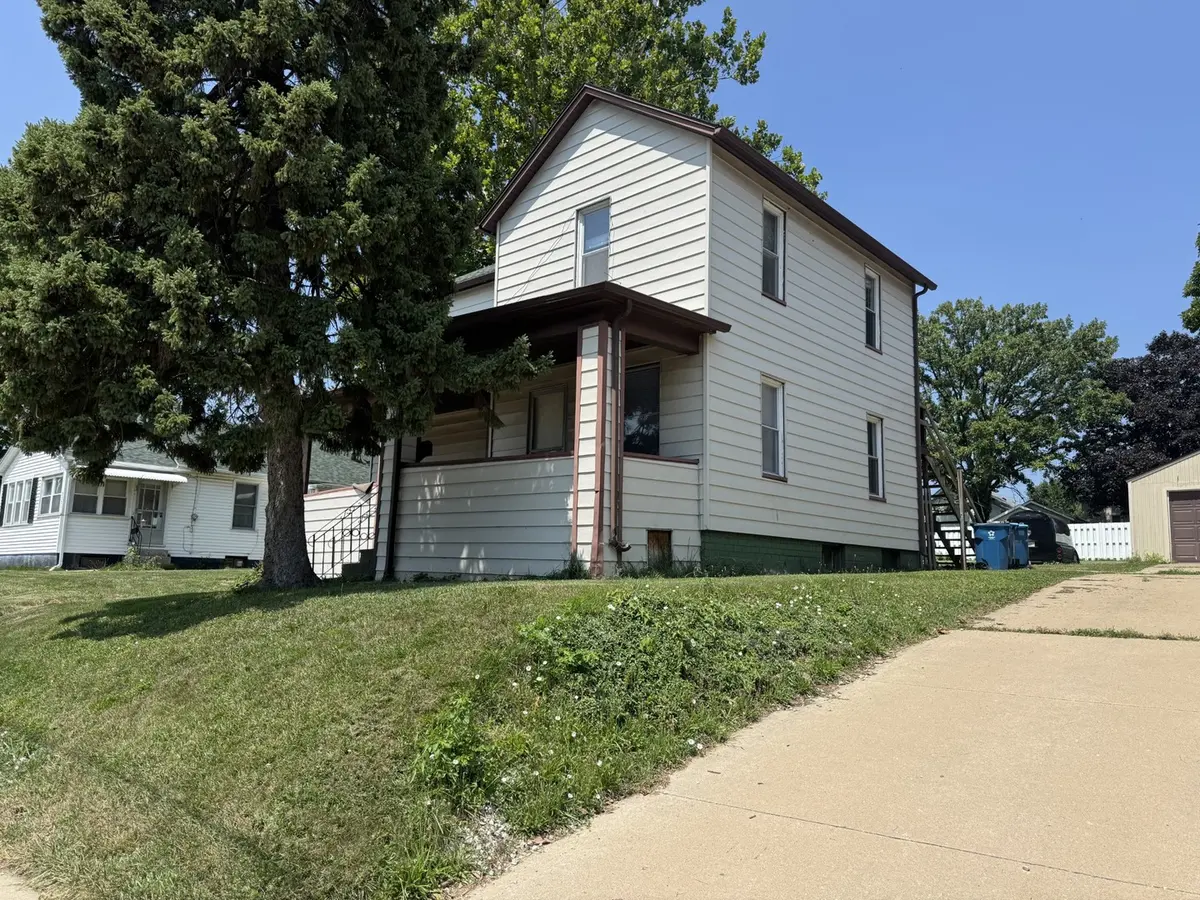2317 2nd ST #2, Peru, IL 61354