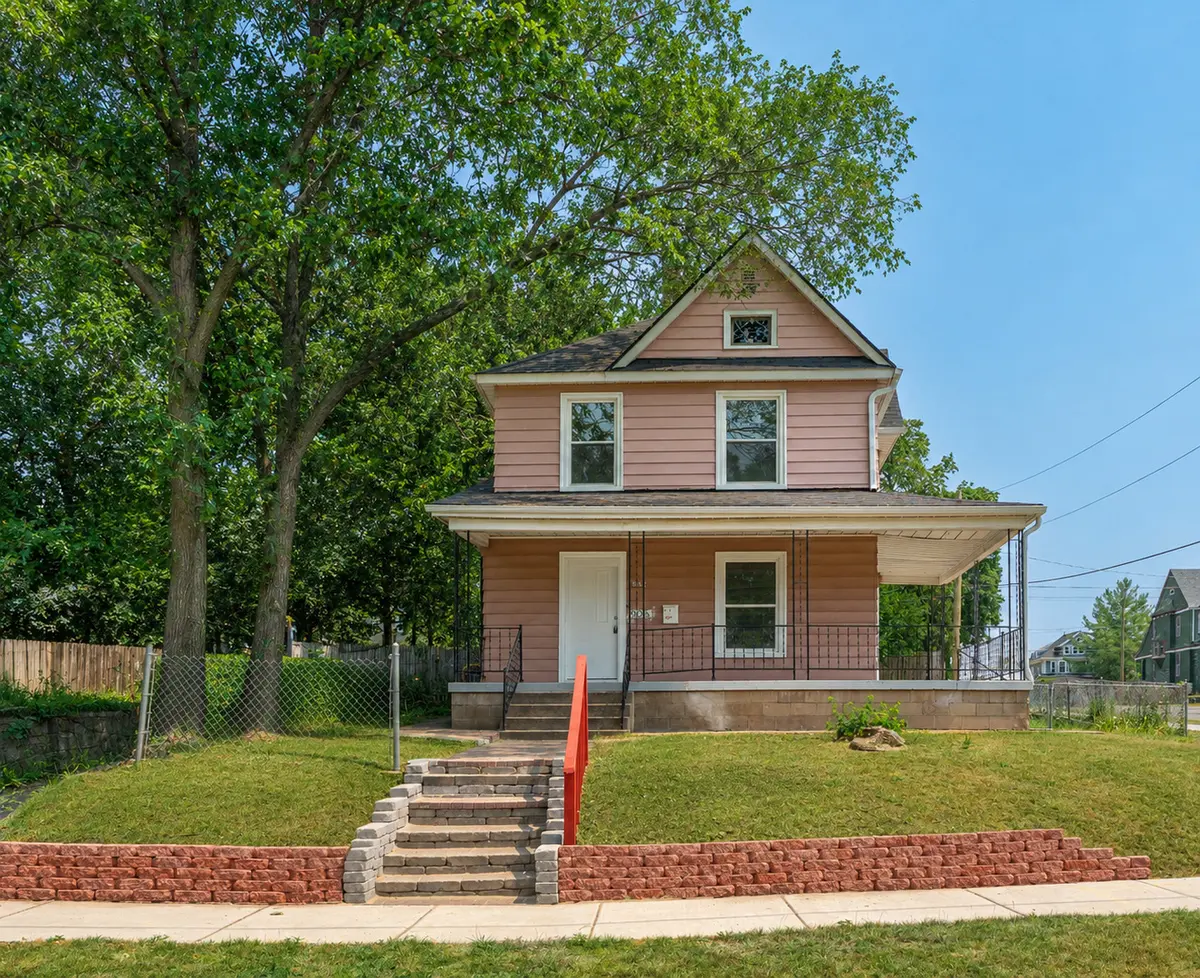 905 N Winnebago ST, Rockford, IL 61103