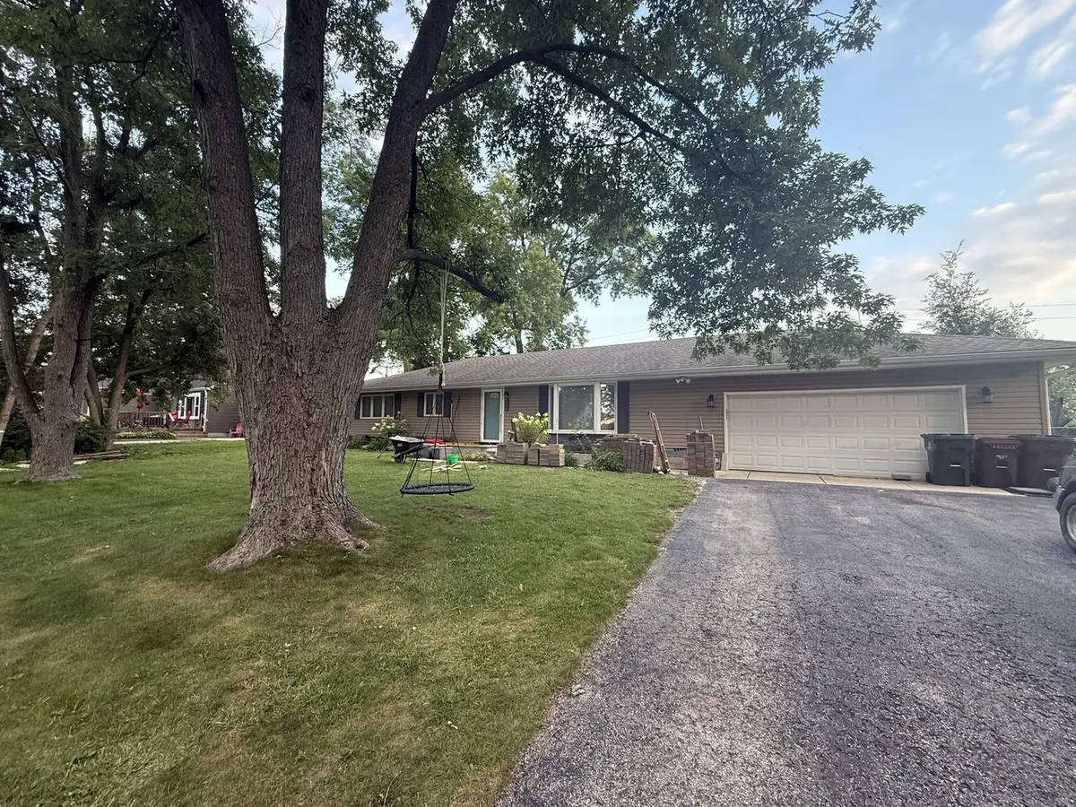 122 Gall LN, New Lenox, IL 60451