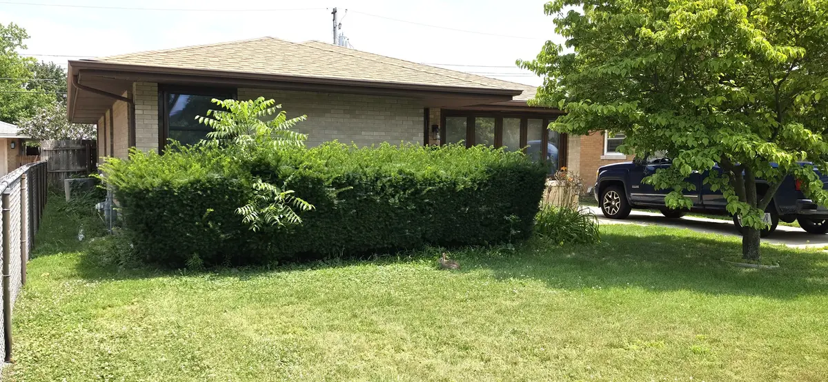 1904 Oakland AVE, Crest Hill, IL 60403
