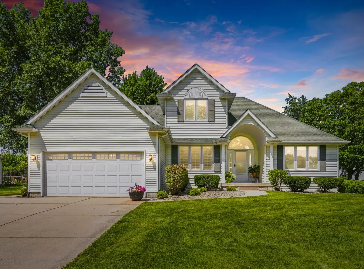 39 White Pine RD, Geneseo, IL 61254