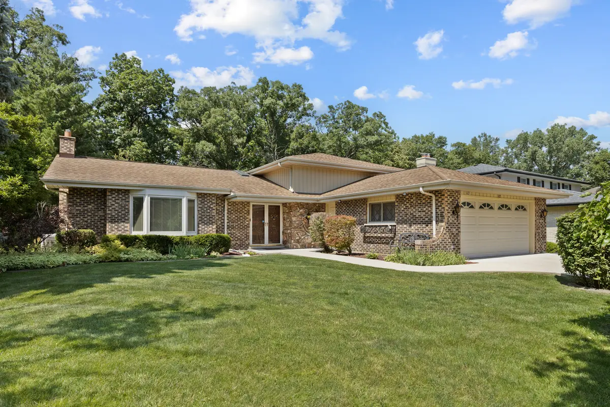 387 Woodlane CT, Wood Dale, IL 60191