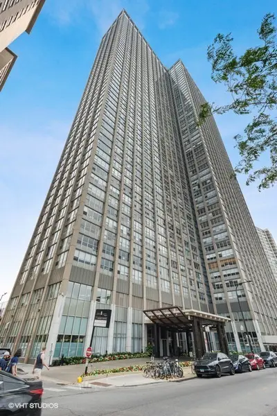 655 W IRVING PARK RD #1813, Chicago, IL 60613