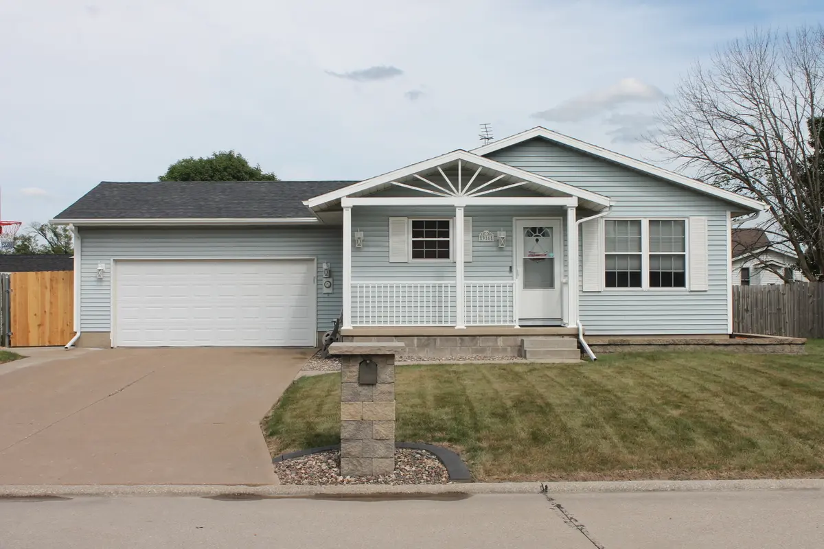 916 Birchwood DR, Colona, IL 61241