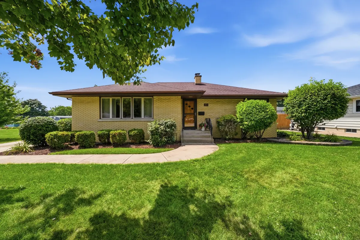 811 Magnolia DR, Joliet, IL 60435