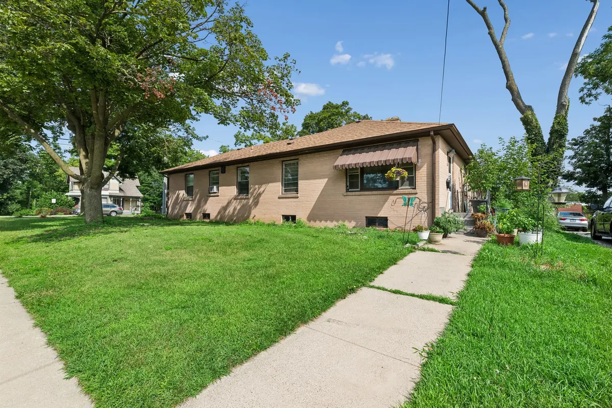 13 High RD, Cary, IL 60013