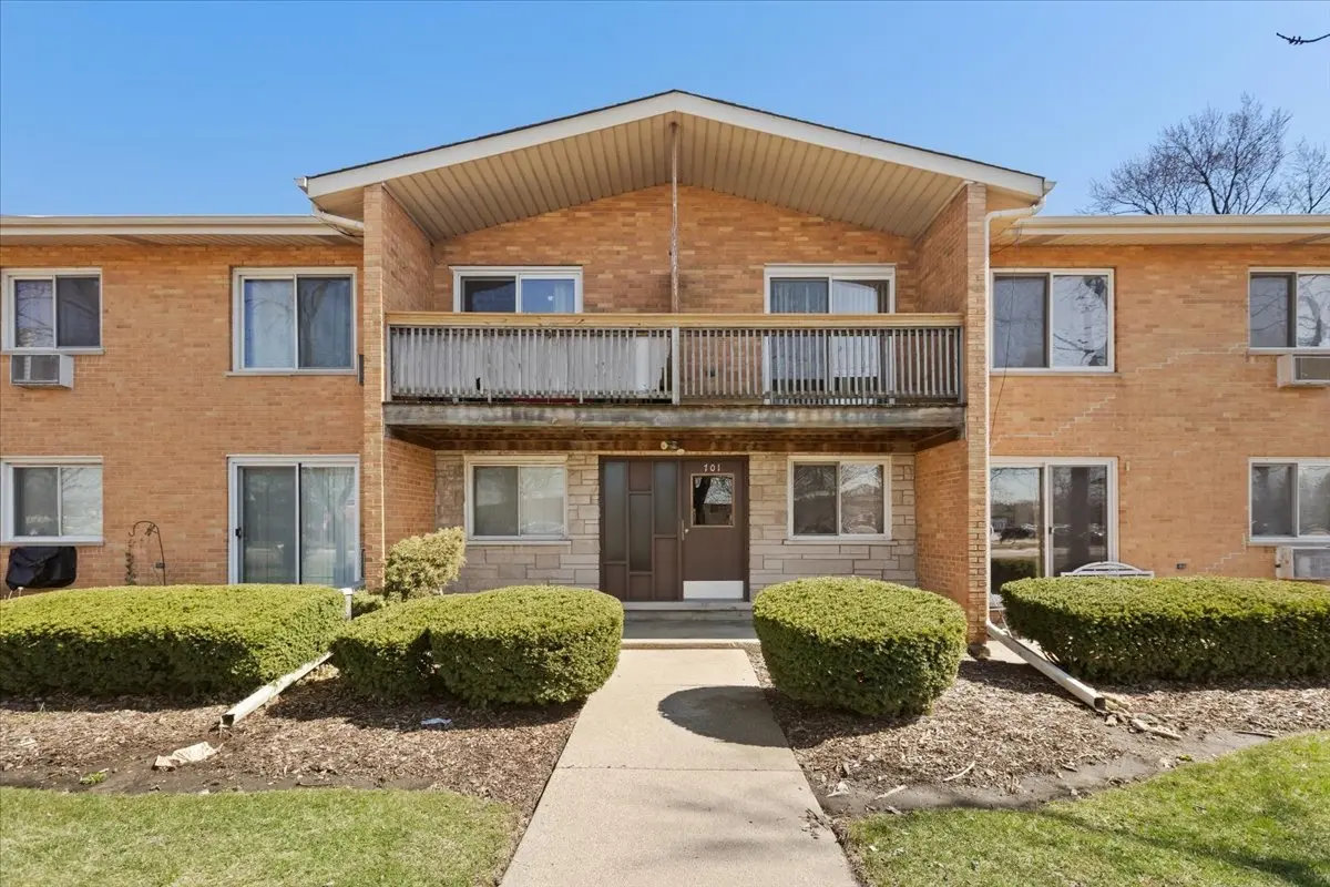 701 S Elmhurst RD #H, Des Plaines, IL 60016