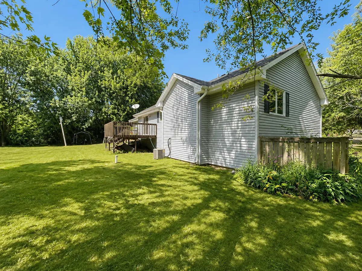 6615 W Gate CT, Roscoe, IL 61073