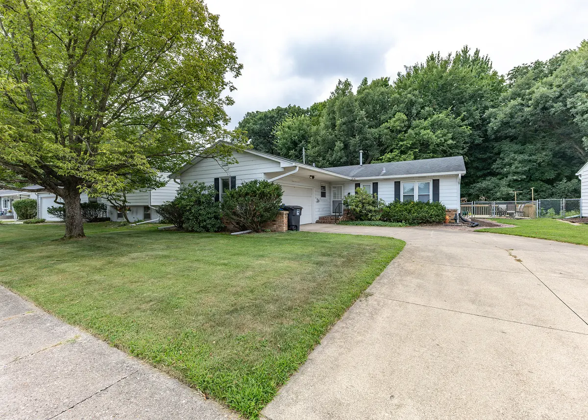 1901 47th Street CT, Moline, IL 61265