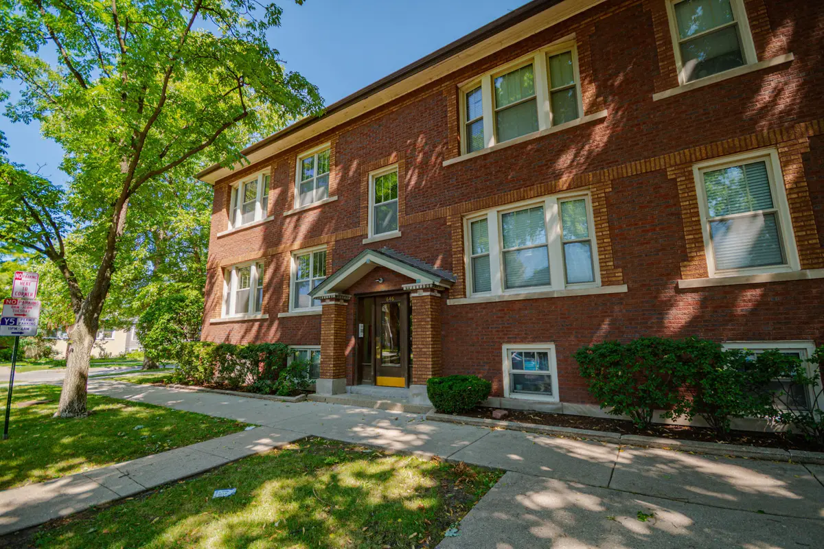 646 Adams ST #1W, Oak Park, IL 60304