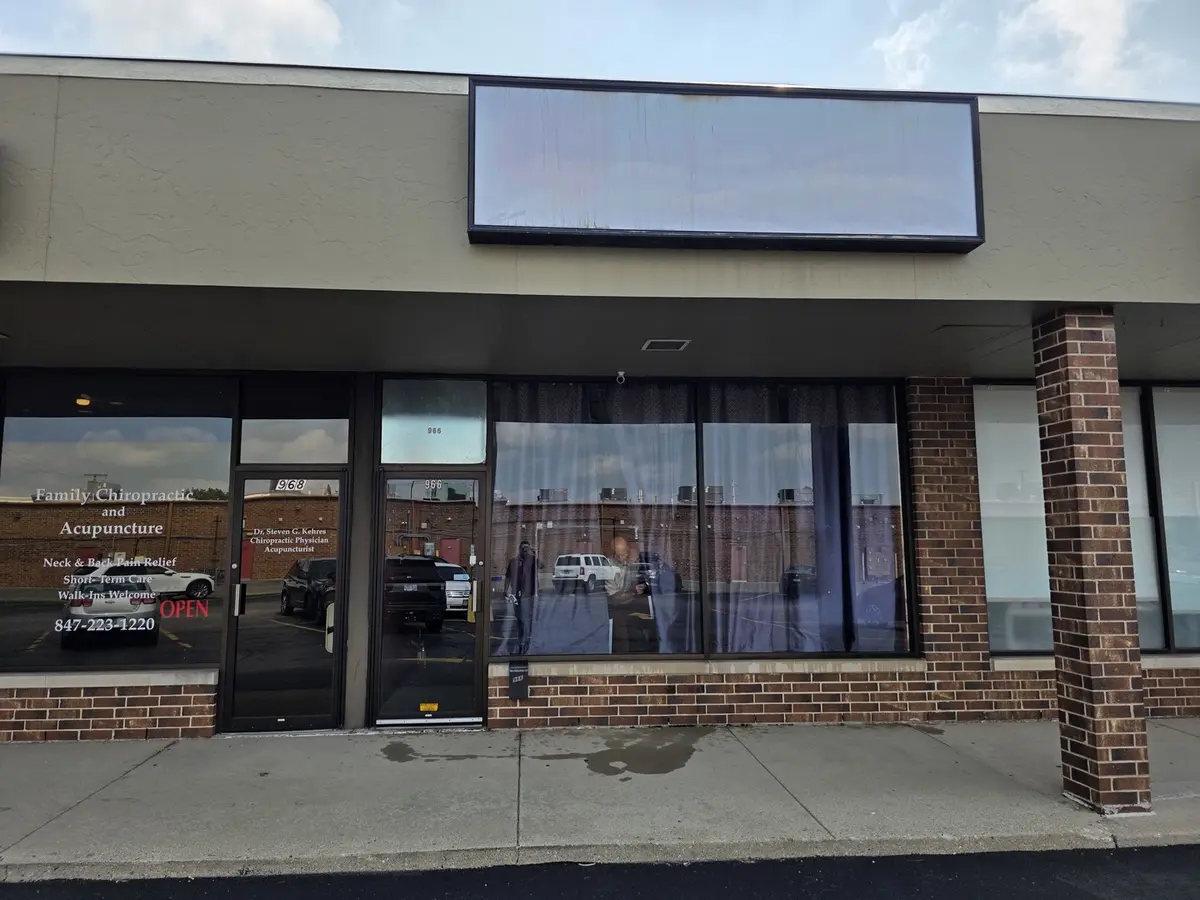 966 E Rollins RD, Round Lake Beach, IL 60073