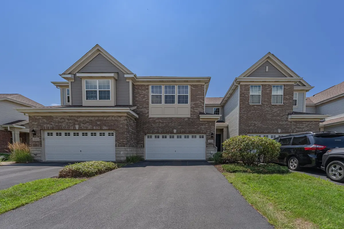 2832 Henley LN, Naperville, IL 60540