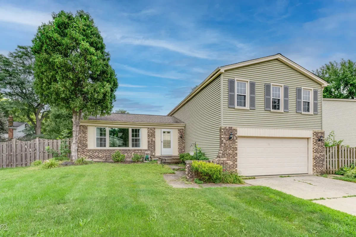 5S735 Park Meadow DR, Naperville, IL 60540
