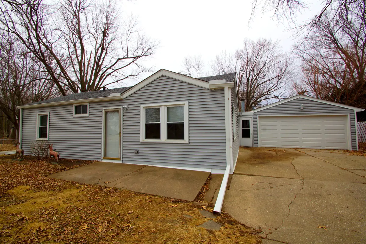 3210 W 68th ST, Davenport, IA 52806