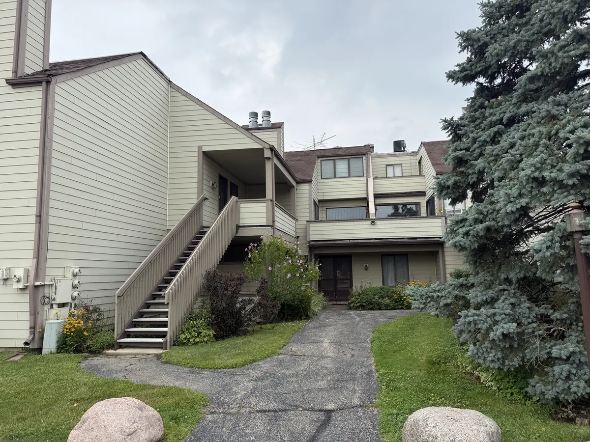 3310 Berwyn AVE #222, North Chicago, IL 60064