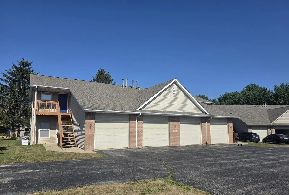 4968 Pine Meadow Pkwy, Loves Park, IL 61111
