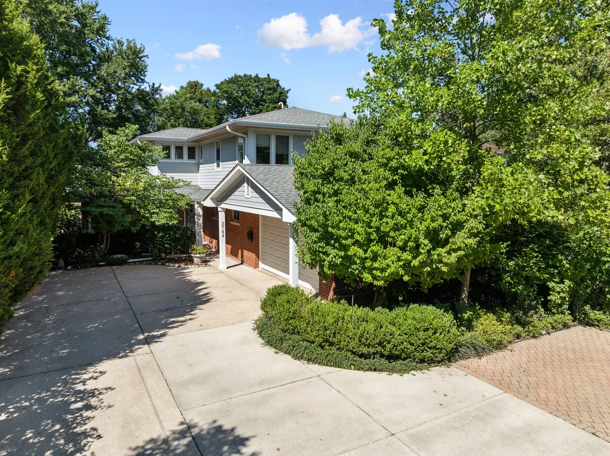 3744 Lake AVE, Wilmette, IL 60091