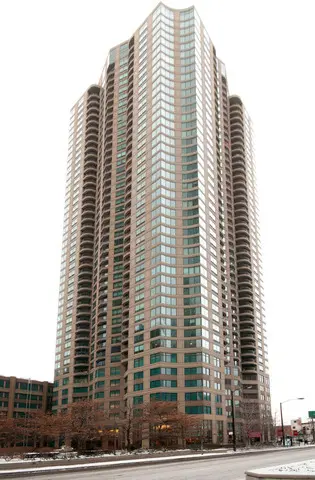 400 N LaSalle BLVD #2203, Chicago, IL 60654