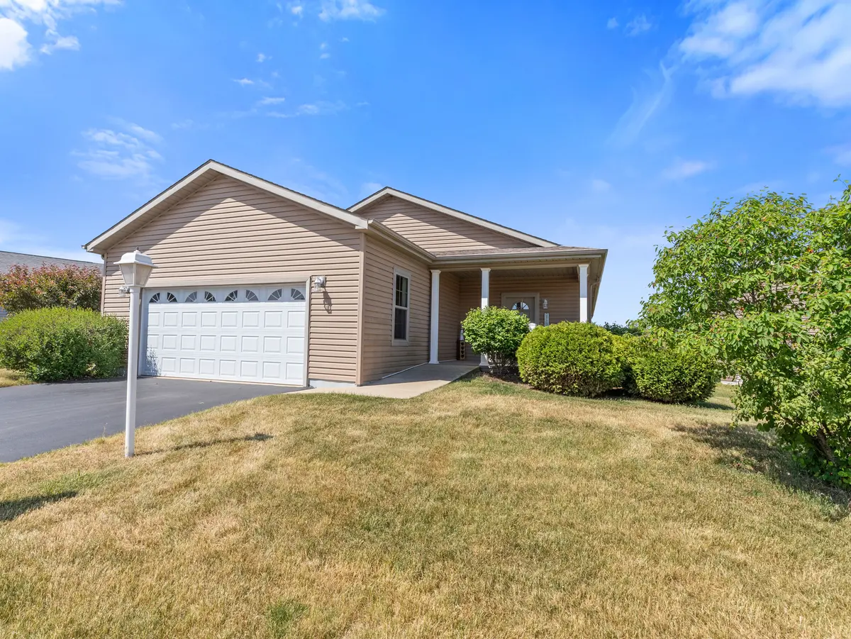 1532 Meadow View LN, Grayslake, IL 60030