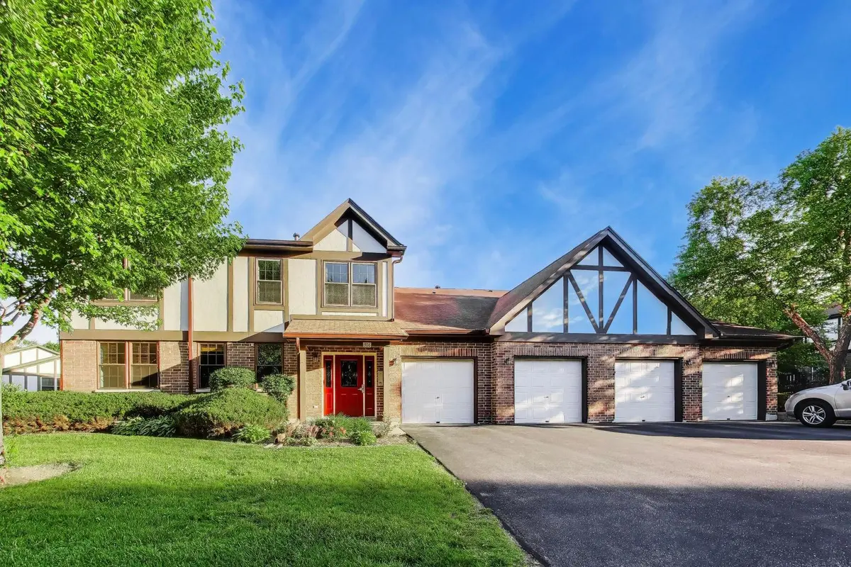 306 CARRIAGE WAY #2C, Bloomingdale, IL 60108