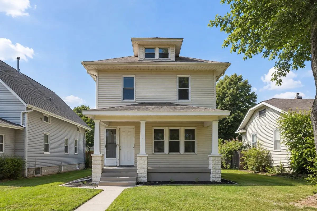 174 16th AVE, East Moline, IL 61244