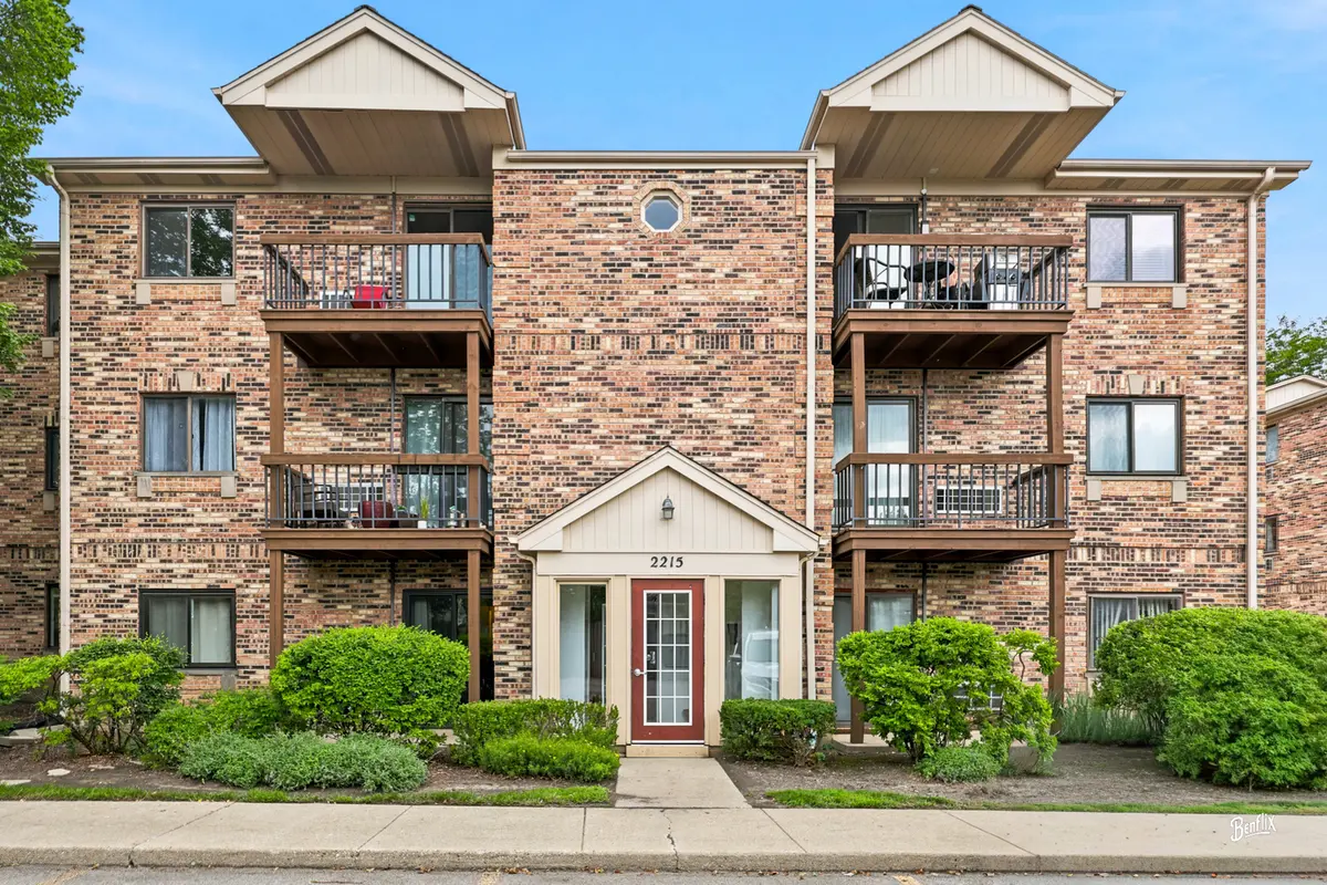 2215 Nichols RD #21F, Arlington Heights, IL 60004