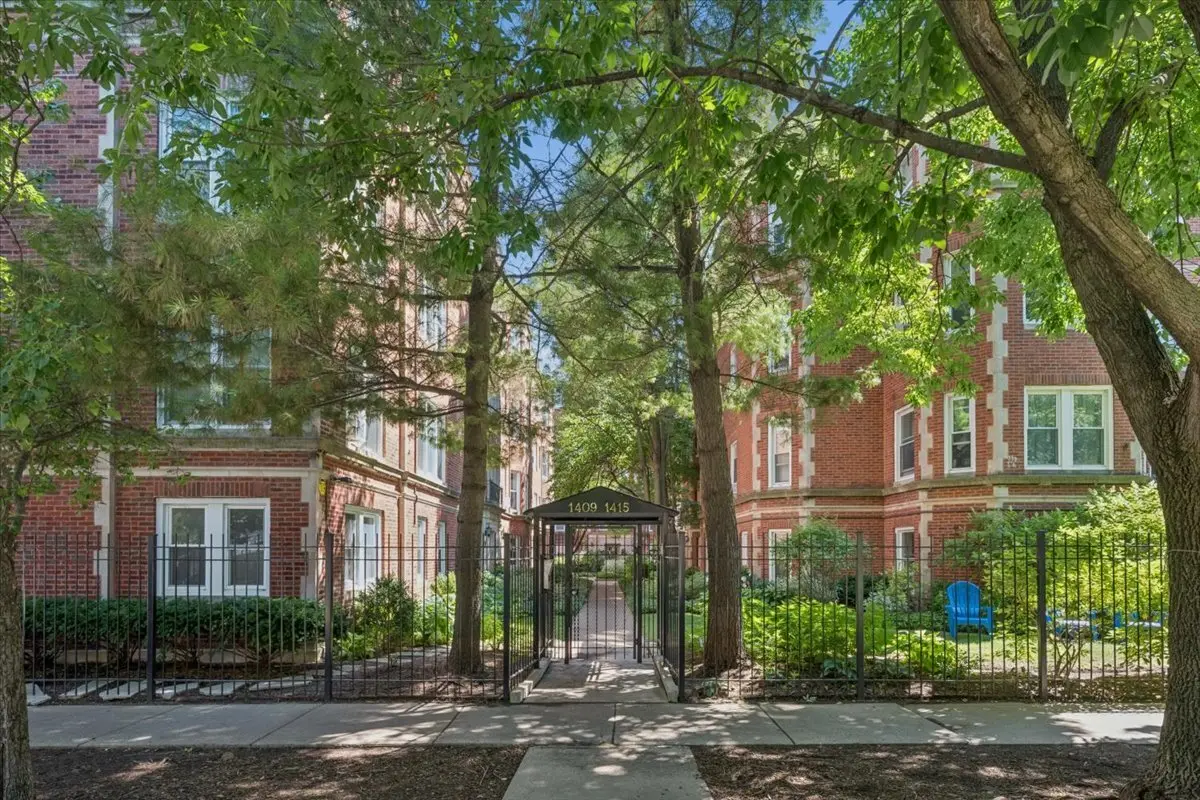 1411 W Farwell AVE #M3, Chicago, IL 60626