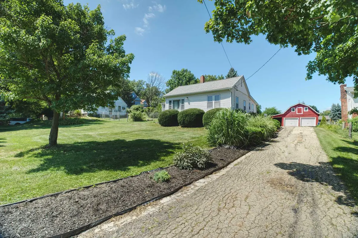 1208 25th AVE, Clinton, IA 52732