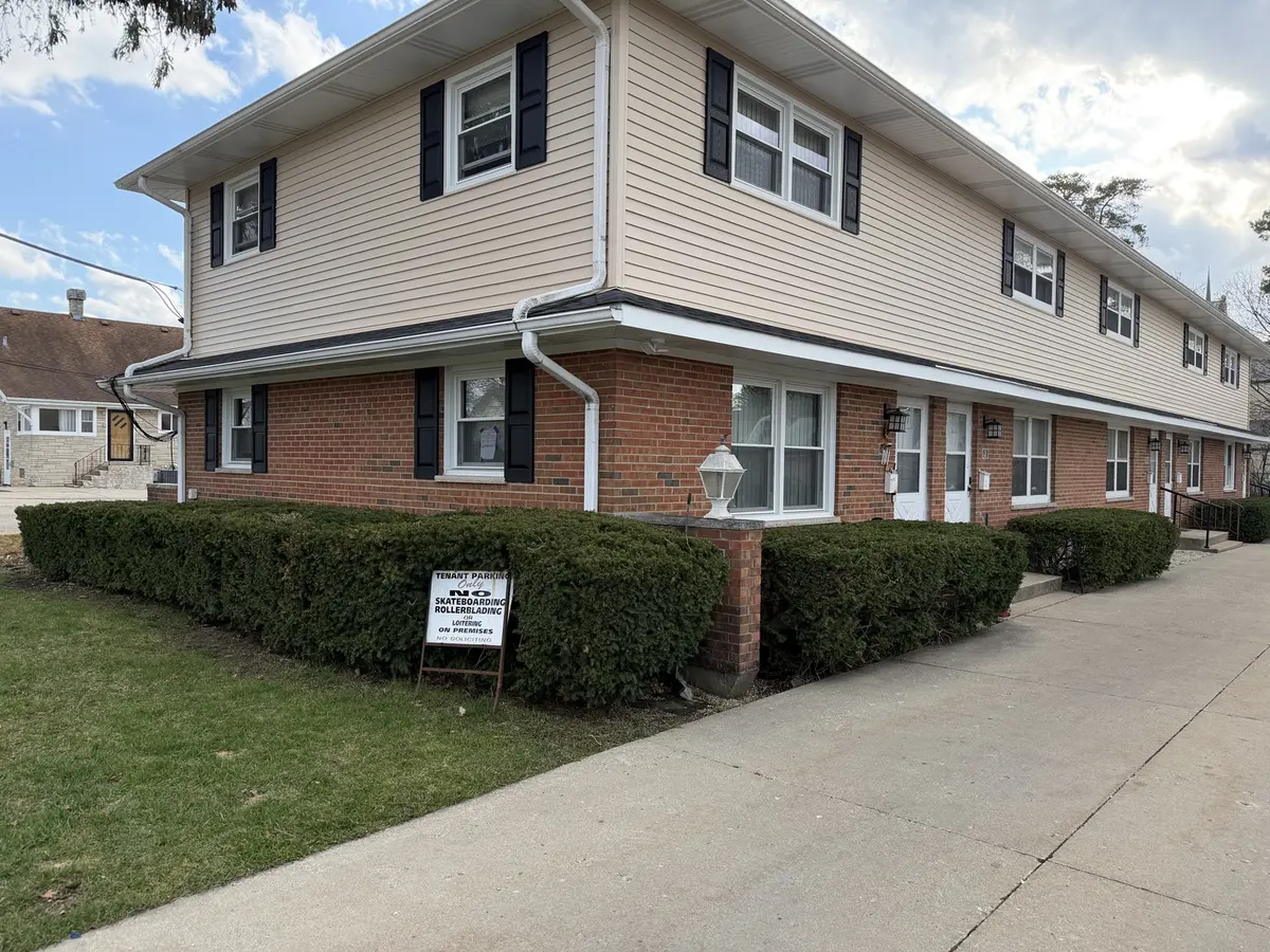 914 Hillside AVE #1, Antioch, IL 60002