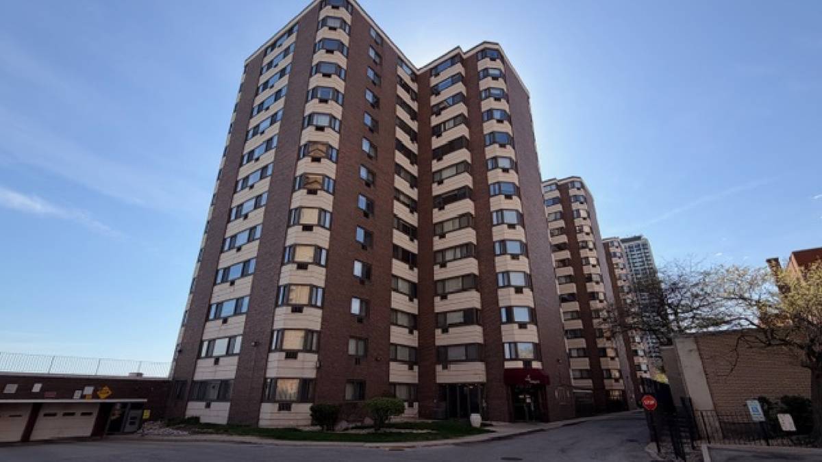 7337 S South Shore DR #1424, Chicago, IL 60649