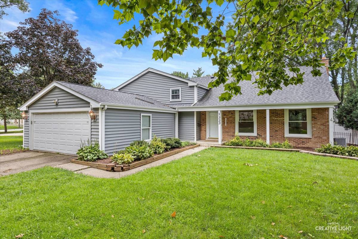 1333 Briarwood DR, Naperville, IL 60540