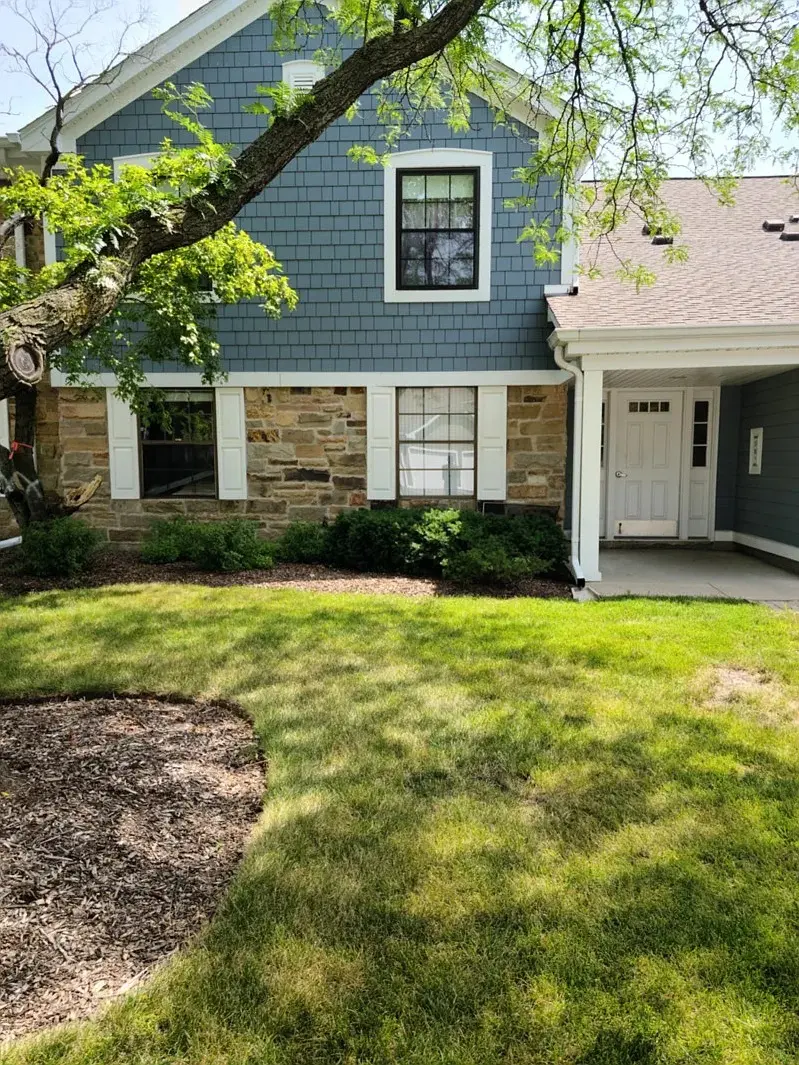 221 Hawthorne CT #C1, Schaumburg, IL 60193