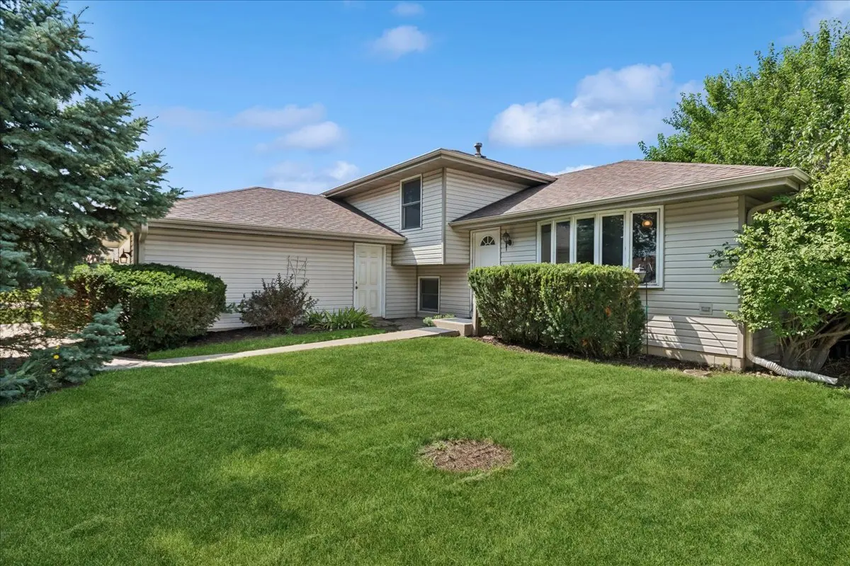 6911 Manchester DR, Plainfield, IL 60586