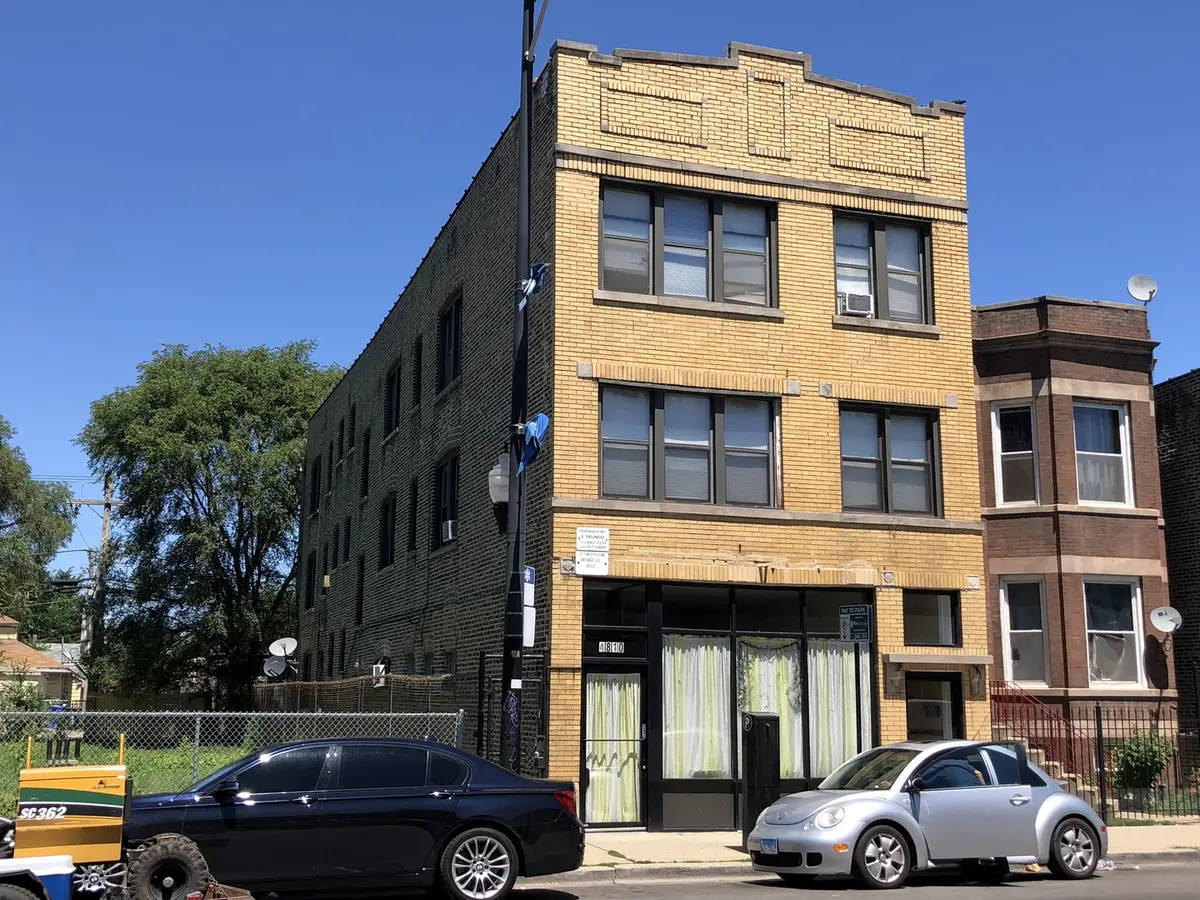 4810 W Armitage AVE #2F, Chicago, IL 60639