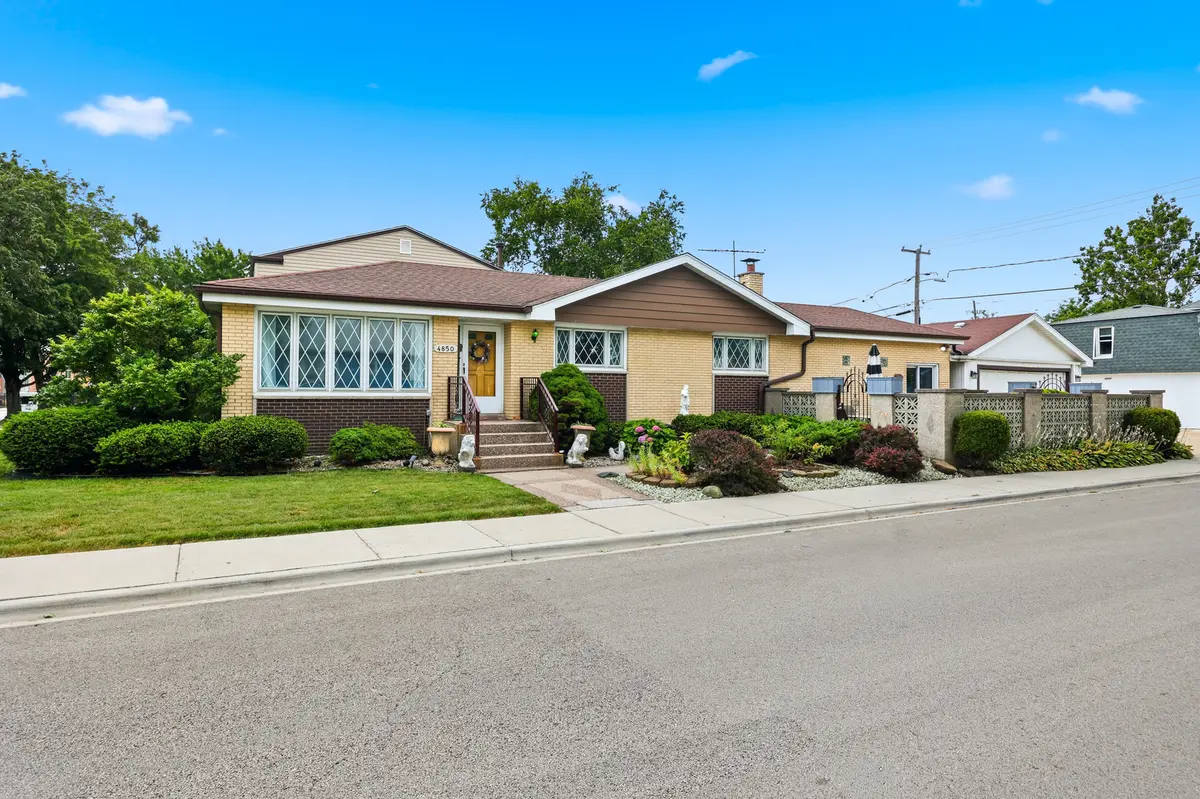 4850 Michigan AVE, Schiller Park, IL 60176