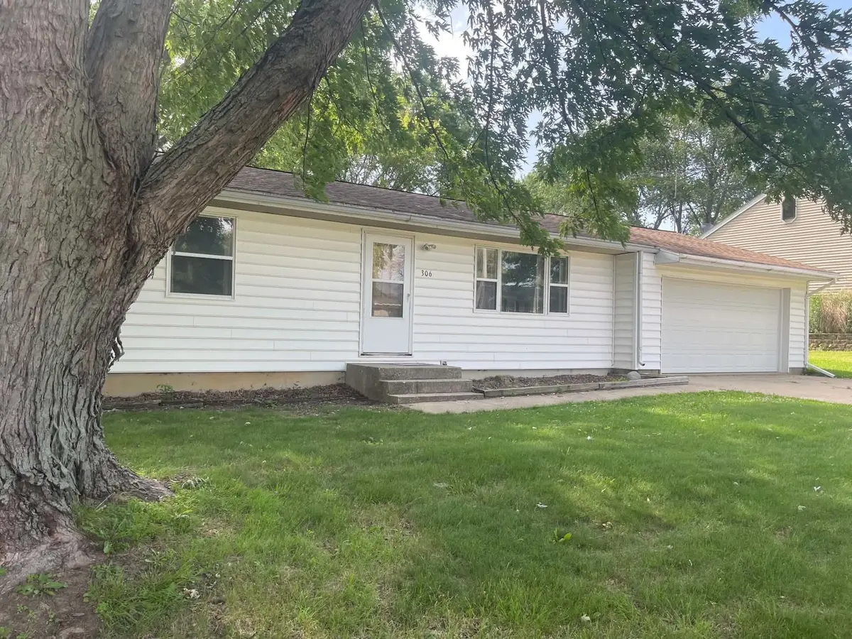 306 Thomas AVE, Rock Falls, IL 61071