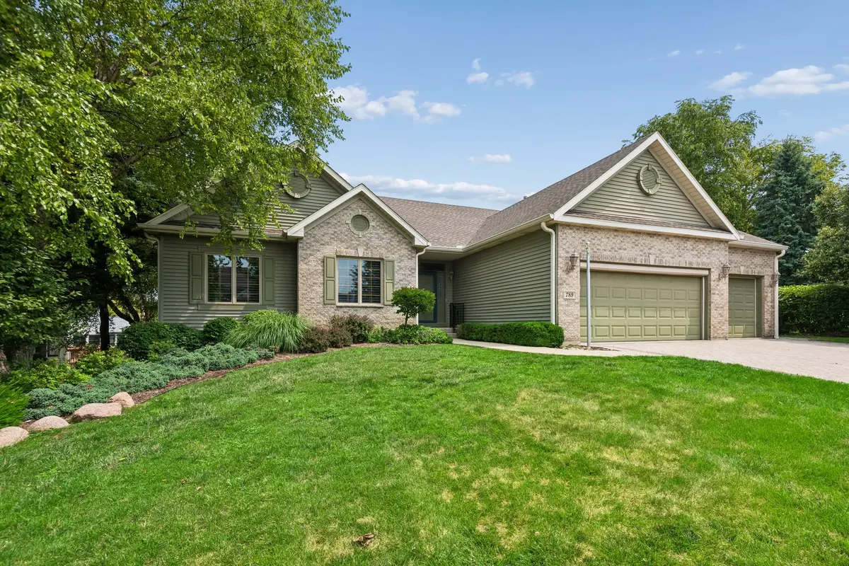 789 Woodland DR, Antioch, IL 60002