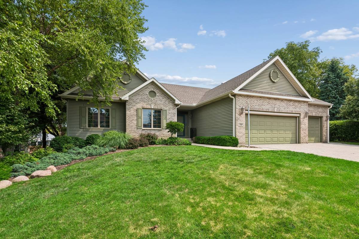 789 Woodland DR, Antioch, IL 60002