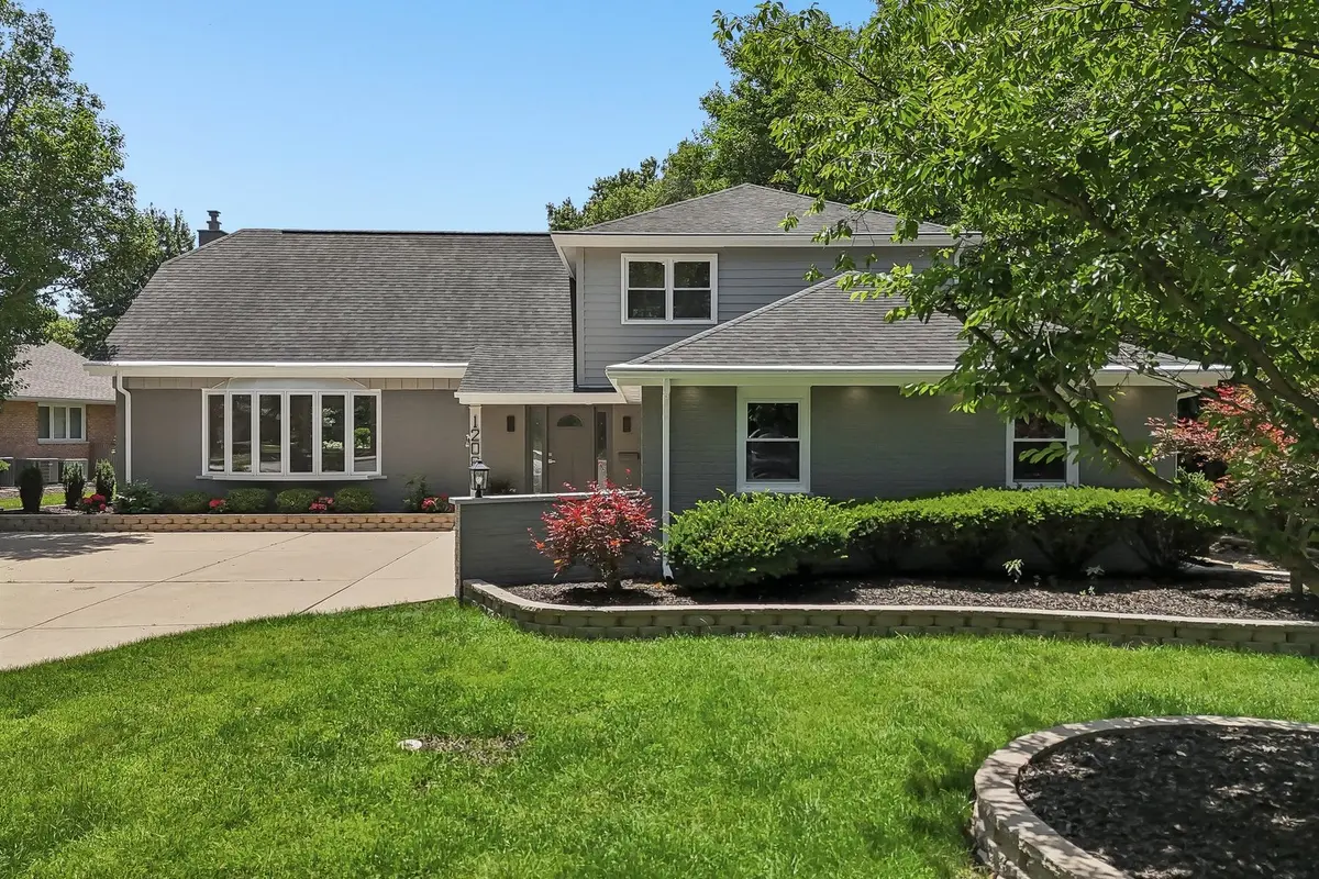 1208 Elizabeth AVE, Naperville, IL 60540